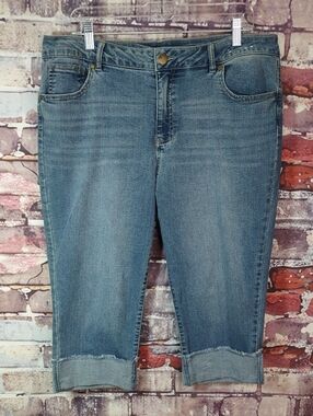 d.jeans® Wide Cuff Crop Jeans